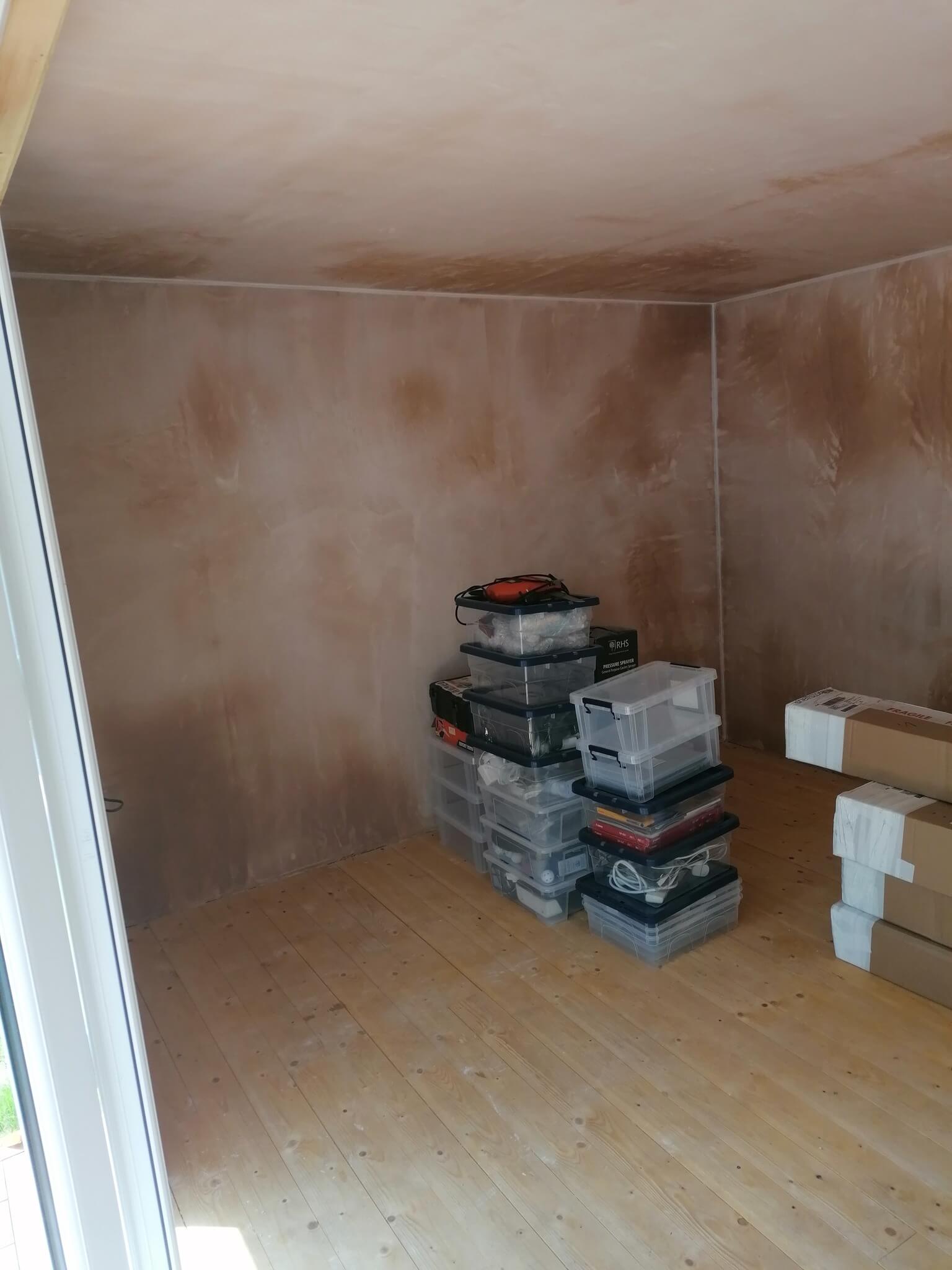 Summerhouse interior - plastered